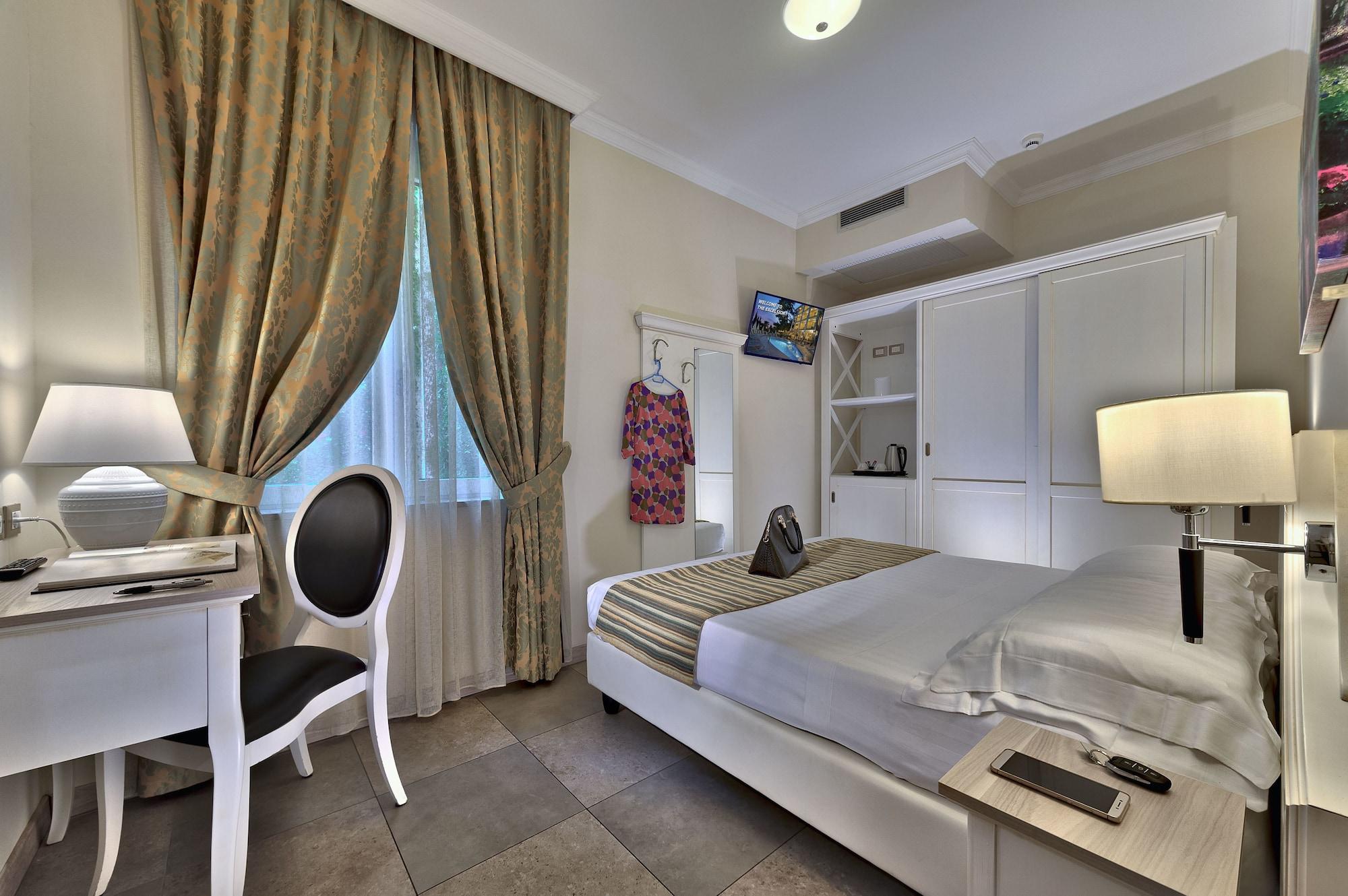 Hotel Excelsior Le Terrazze Garda  Bagian luar foto