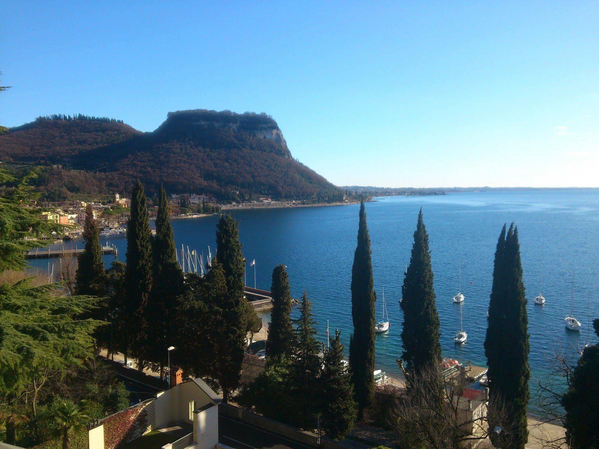 Hotel Excelsior Le Terrazze Garda  Bagian luar foto